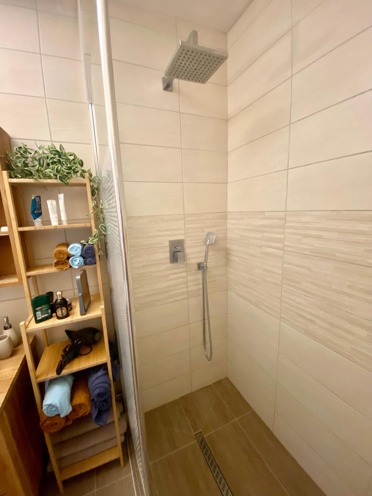 Le Paisible Apartment Decines-Charpieu Ngoại thất bức ảnh
